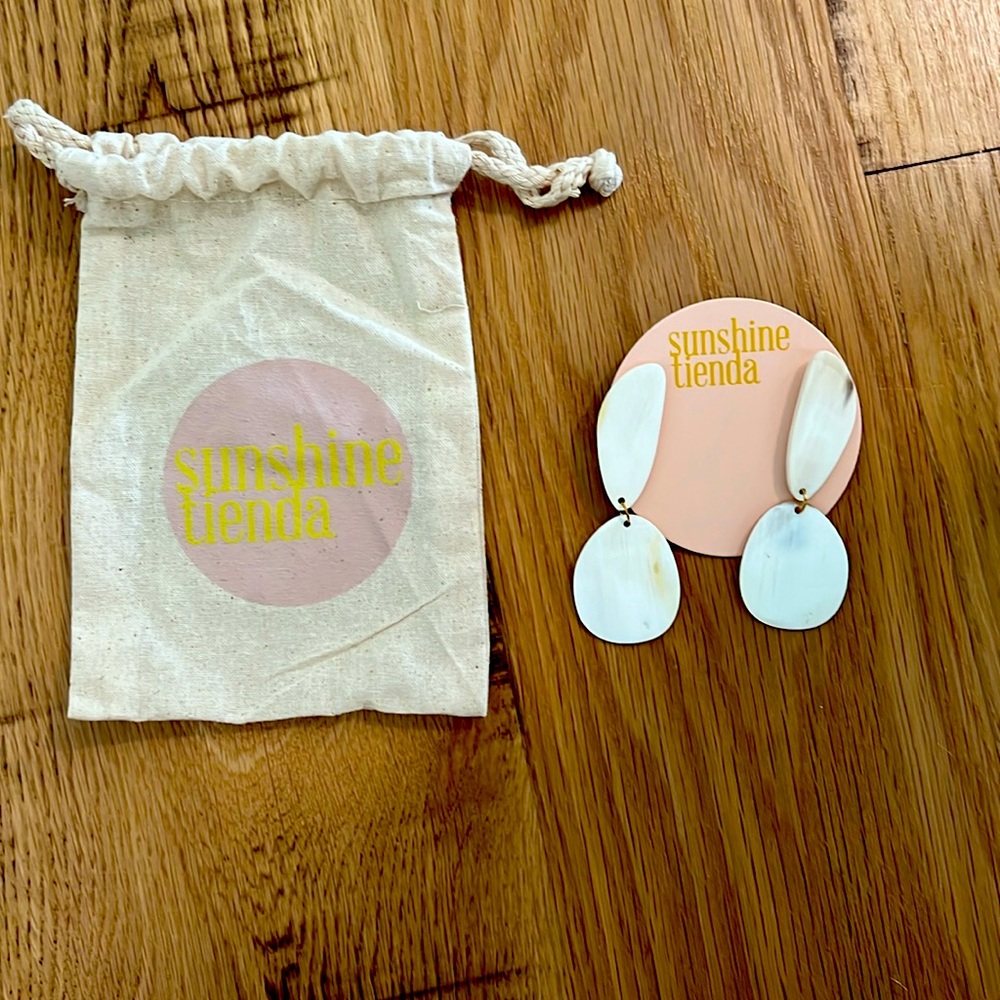 Sunshine Tienda earrings